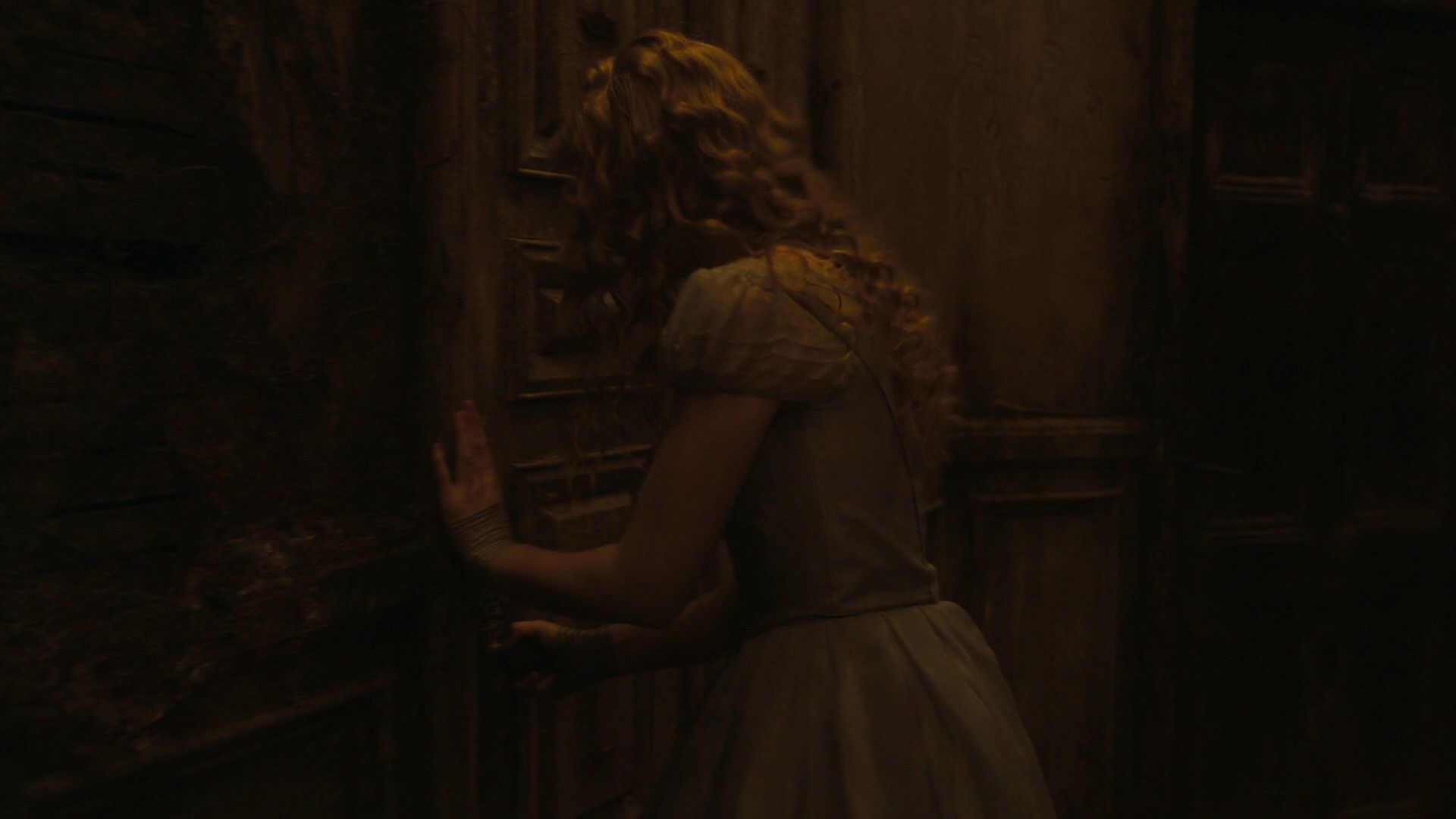 AliceInWonderland0416.jpg