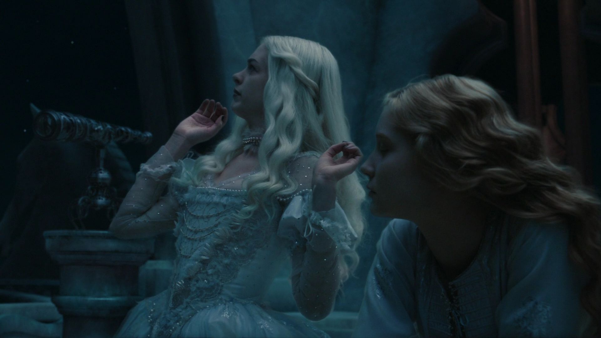 AliceInWonderland2445.jpg