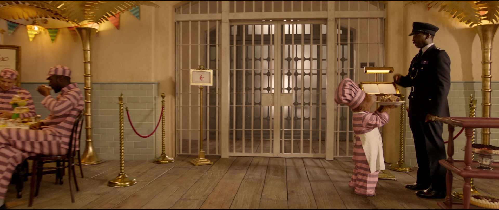 Paddington2-01566.jpg